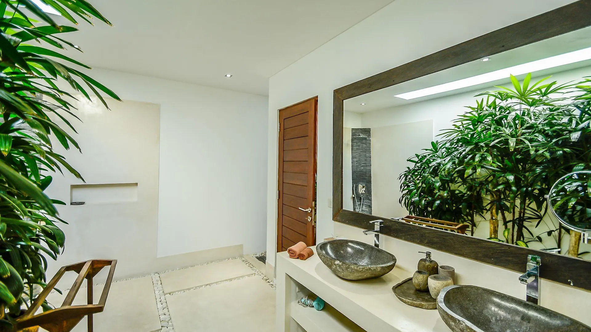Villa Nala - Amazing 3-Bedroom In Seminyak Indonesia
